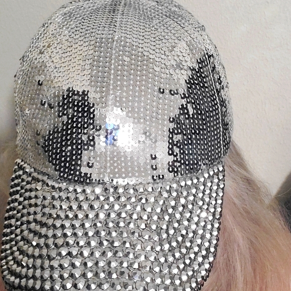 Rhinestone sequins Silver color baseball cap Standard in Very good condition - Picture 12 of 13
